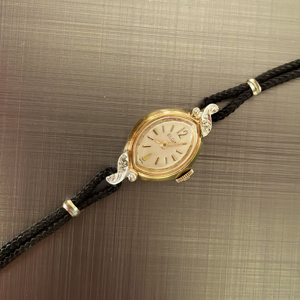 Vintage Ladies Elgin wristwatch 6” Manuel wind up